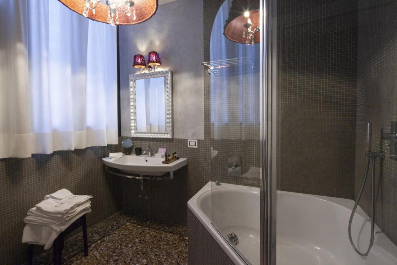 Luxury Double Room with Garden View